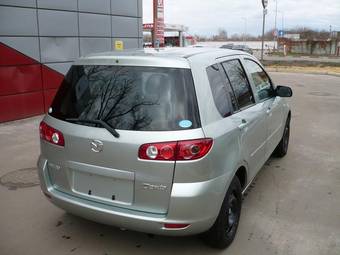 2004 Mazda Demio Photos