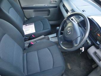 2004 Mazda Demio Photos