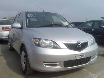 2004 Mazda Demio Photos