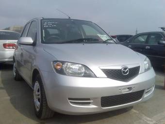 2004 Mazda Demio Photos