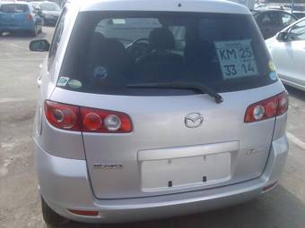 2004 Mazda Demio Photos