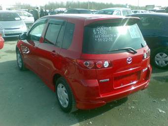 2004 Mazda Demio Photos
