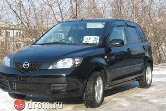 2004 Mazda Demio Photos