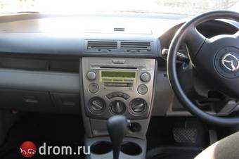 2004 Mazda Demio Photos