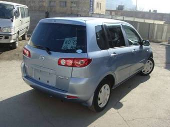2004 Mazda Demio Photos