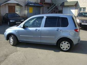 2004 Mazda Demio Photos