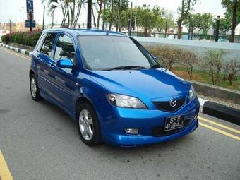 2004 Mazda Demio Pictures