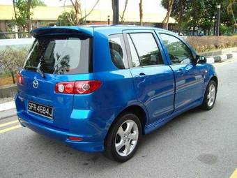 2004 Mazda Demio Photos