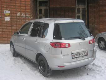 2004 Mazda Demio Photos