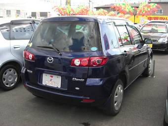 2004 Mazda Demio Photos