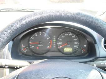 2004 Mazda Demio Pictures