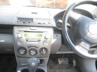 2004 Mazda Demio Photos