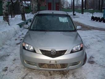 2004 Mazda Demio Photos