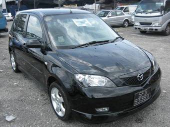 2004 Mazda Demio Pictures