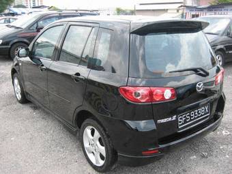 2004 Mazda Demio Pictures