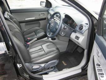 2004 Mazda Demio Photos