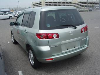 2004 Mazda Demio Pictures