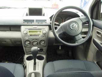 2004 Mazda Demio Pictures