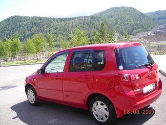 2004 Mazda Demio Pictures