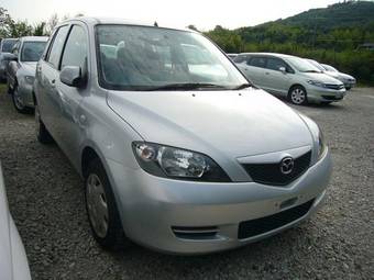 2004 Mazda Demio Photos