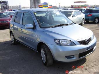 2004 Mazda Demio Photos