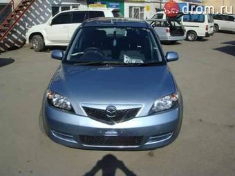2004 Mazda Demio Photos