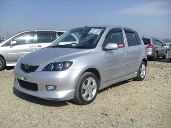 2004 Mazda Demio Pictures