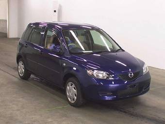 2004 Mazda Demio Pictures