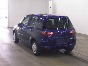 2004 Mazda Demio Pictures