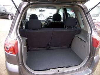 2004 Mazda Demio Pictures