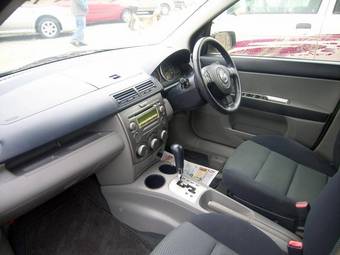2004 Mazda Demio Pictures