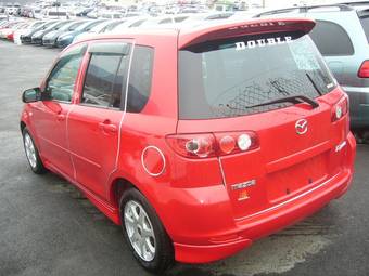 2004 Mazda Demio Pics