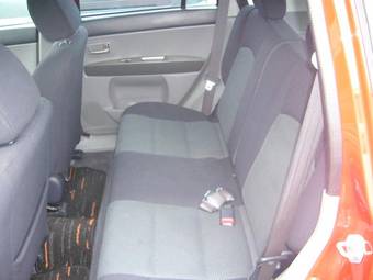 2004 Mazda Demio Pictures
