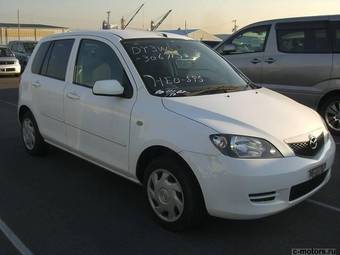 2004 Mazda Demio Photos