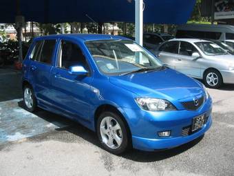 2004 Mazda Demio Pictures