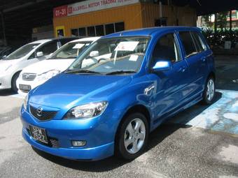 2004 Mazda Demio Photos