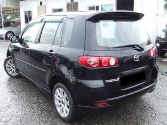 2004 Mazda Demio Pictures