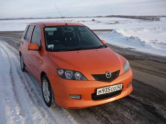 2004 Mazda Demio Pictures