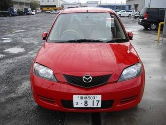 2004 Mazda Demio Pictures