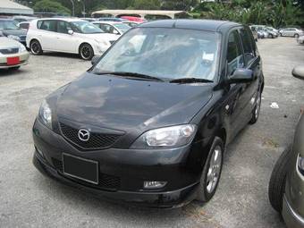 2004 Mazda Demio Photos