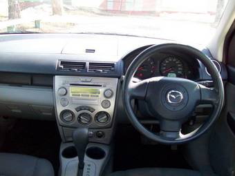 2004 Mazda Demio Photos