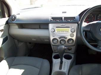 2004 Mazda Demio Photos