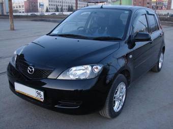 2004 Mazda Demio Pictures