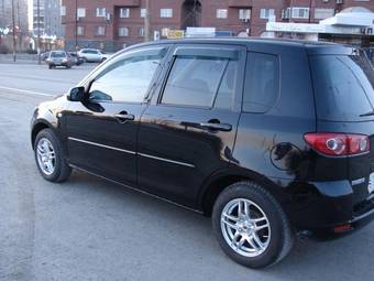 2004 Mazda Demio Photos