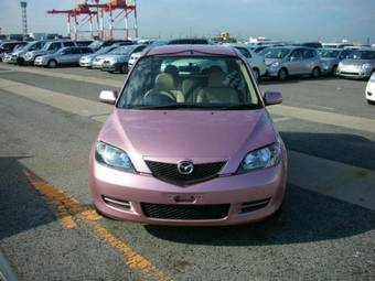 2004 Mazda Demio Pics