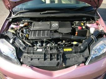 2004 Mazda Demio Pictures