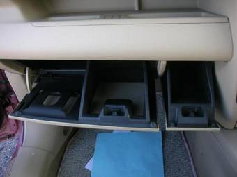 2004 Mazda Demio Pictures
