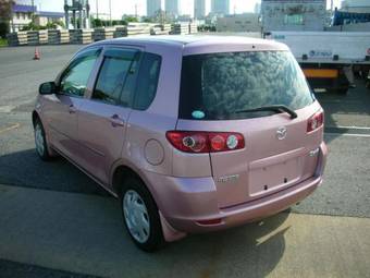 2004 Mazda Demio Photos