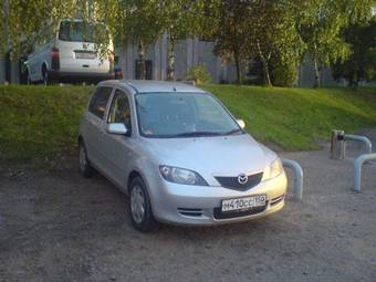 2004 Mazda Demio Photos