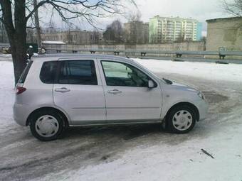2004 Mazda Demio Photos